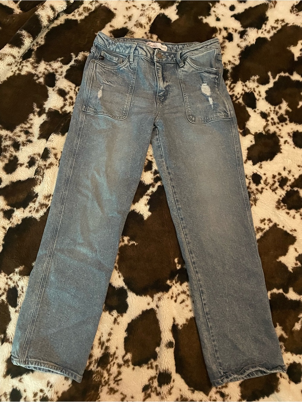 Kancan Women’s Light Blue Distressed Straight-Leg Jeans